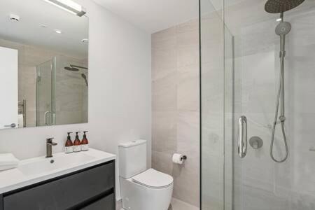 Alps Serenity Retreat - Wanaka Bagian luar foto