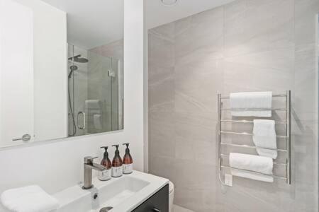 Alps Serenity Retreat - Wanaka Bagian luar foto