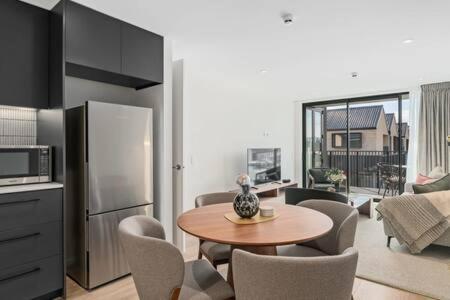 Alps Serenity Retreat - Wanaka Bagian luar foto