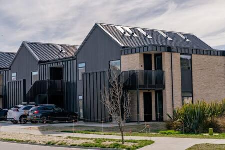Alps Serenity Retreat - Wanaka Bagian luar foto